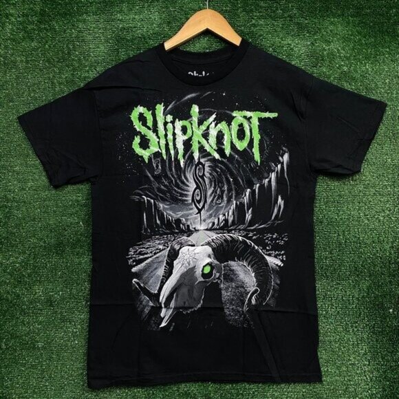 Slipknot T-shirt, color black and green, size Medium - Picture 1 of 4